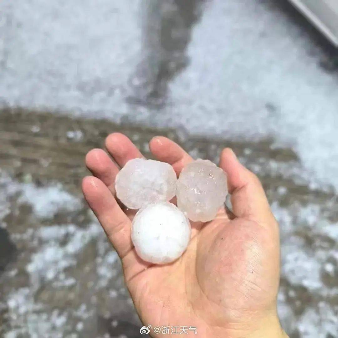 上饶冰雹图片