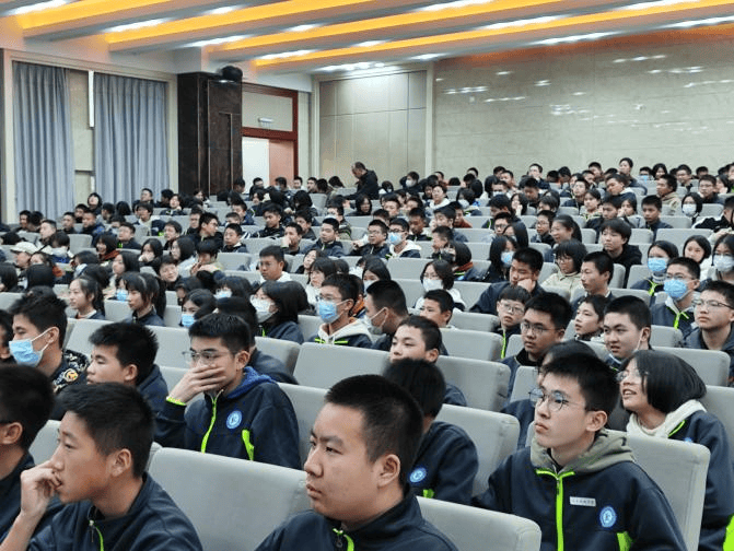 未成教育拒绝校园欺凌护航青春成长航城中学举办法治讲座活动