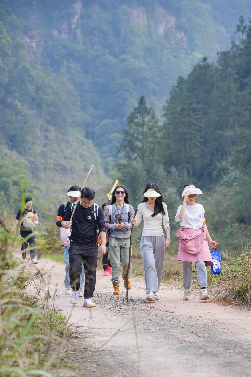 徒步旅行攻略：探索自然风光的最佳方式