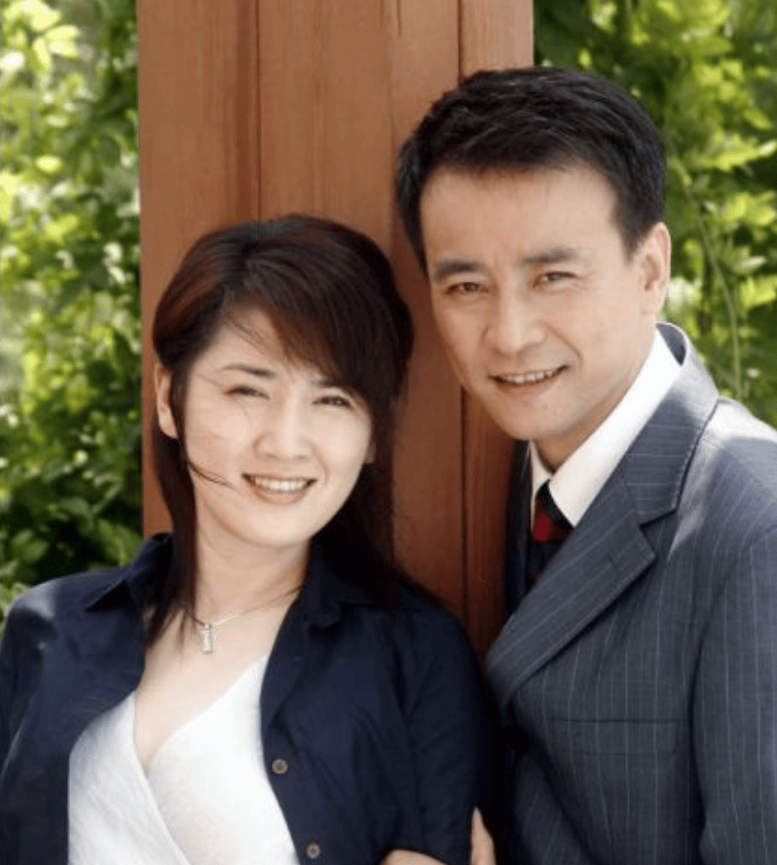 原创最帅男演员娶小23岁郝蕾陪娇妻战胜家族遗传病48岁老来得子