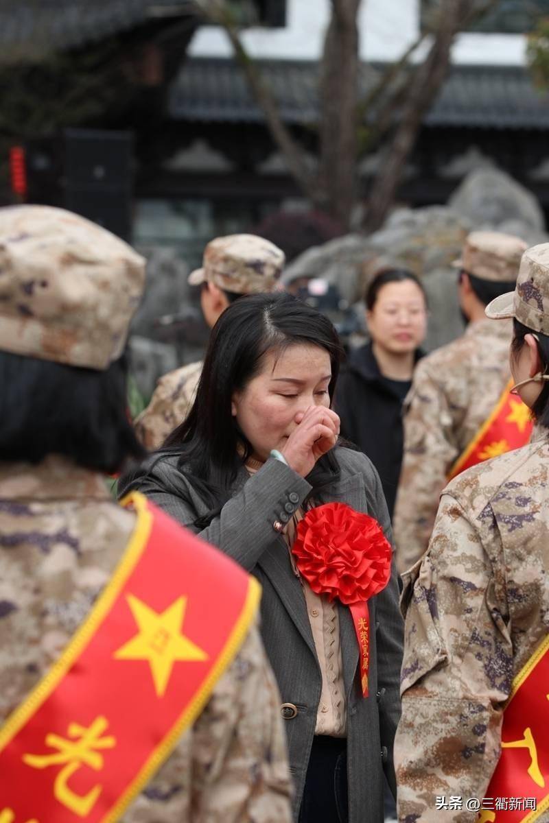 全省2024年上半年女兵欢送仪式在开化县举行