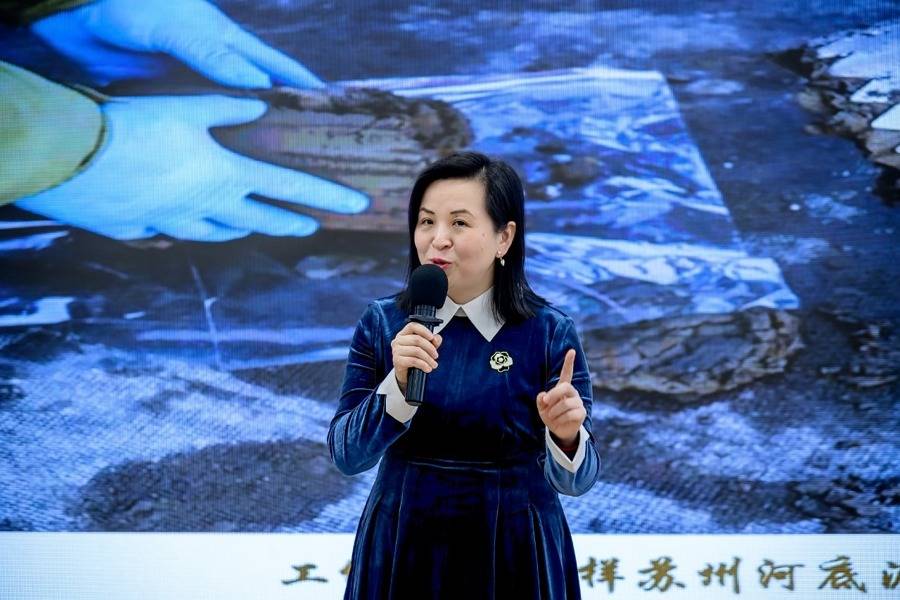 日前,"万象苏河"青年朗诵大赛决赛举行,由静安区图书馆与上海领声文化