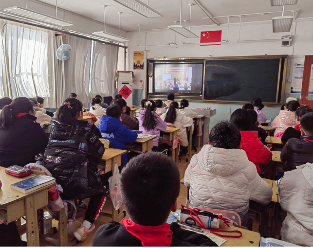 全环境立德树人安全教育青岛人民路第二小学开展知危险会避险交通安全
