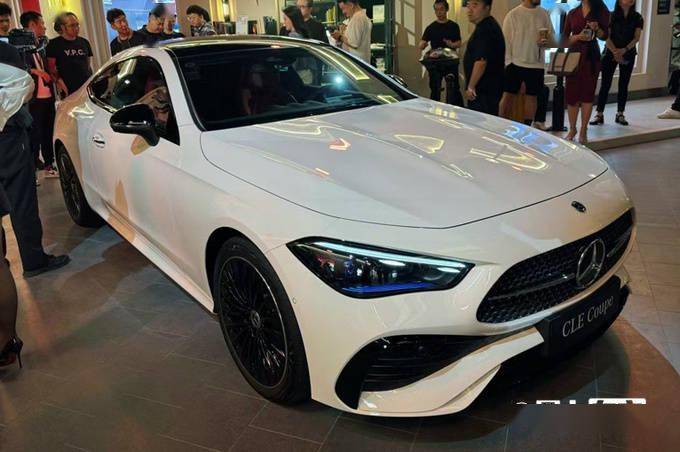 奔驰cle轿跑45.76万起售!比e级还大 全系2.0t_搜狐汽车_搜狐网