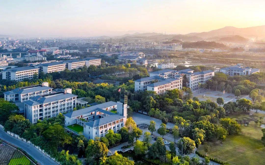 2024年专升本考试广东外语外贸大学南国商学院考点指引