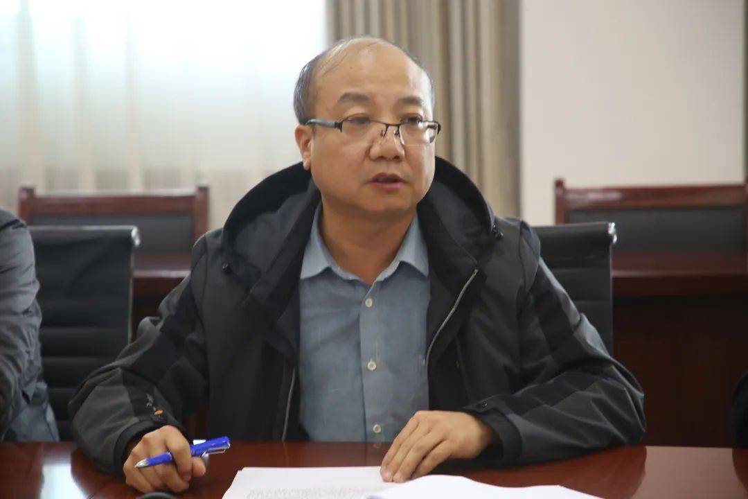 孔祥云在讲话中指出,安全工作是学校一切工作的基础,要放在重中之重的