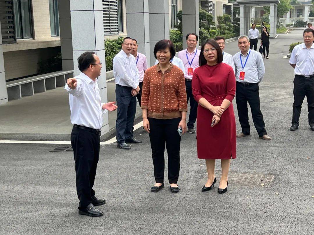 云浮市人大常委会调研组到新兴县调研新时代中小学教师队伍建设情况