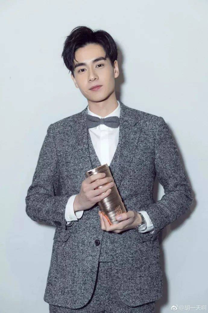 杨紫拍戏受伤?庄达菲有大佬撑腰?陈都灵压番辛云来?胡一天糊了?