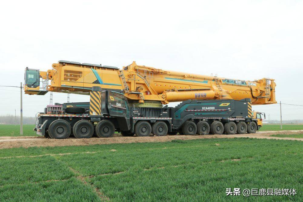 中国自主研制轮式起重机首次高空作业刷新高度吊重双纪录
