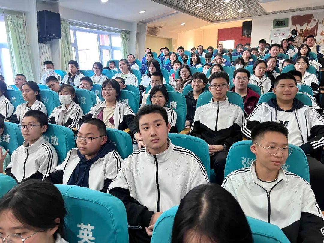 【地市传真】用法武装 与法同行 | 大庆市司法局法治讲座走进祥阁学校