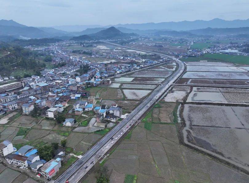 等交通安全设施,需对杨家山隧道出口江阳平交道口至大风线外桥,麻柳镇