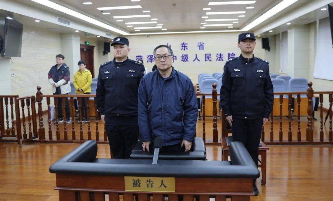 受贿超千万！中国农业银行安保部原巡视员杨国月一审被判11年