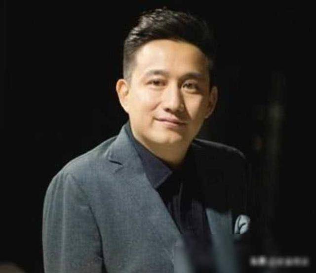 1997年海清上大学的时候一次抽3根烟被老师黄磊抓个正着