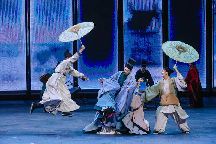 该剧编剧田沁鑫,张昆鹏,导演田沁鑫,高蕾蕾,中国国家话剧院优秀演员