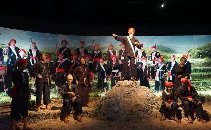 广东瑶族博物馆陈列的主题为"瑶岭长歌",分为远古