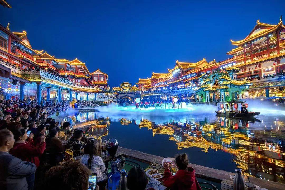 一路奔跑一路景快一起来看东马赛道沿线路段