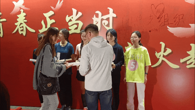 昨夜我们用青春点亮郑大