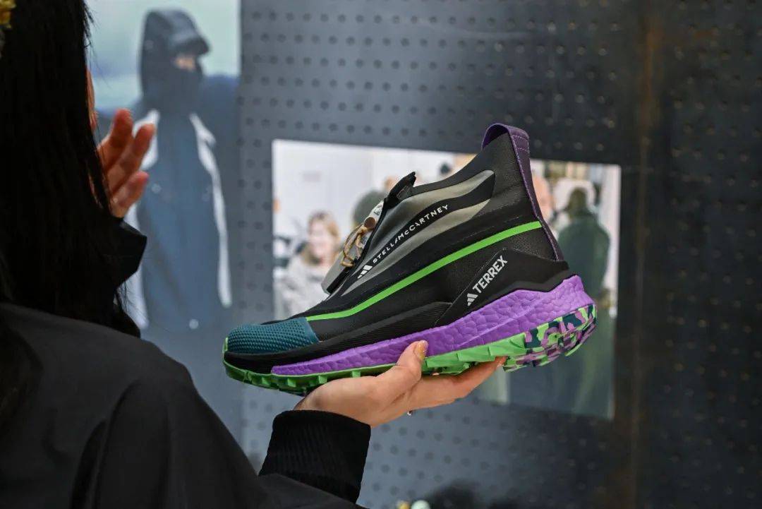 goretex穿搭风潮还是吹到了上海时装周用产品科技诠释新生