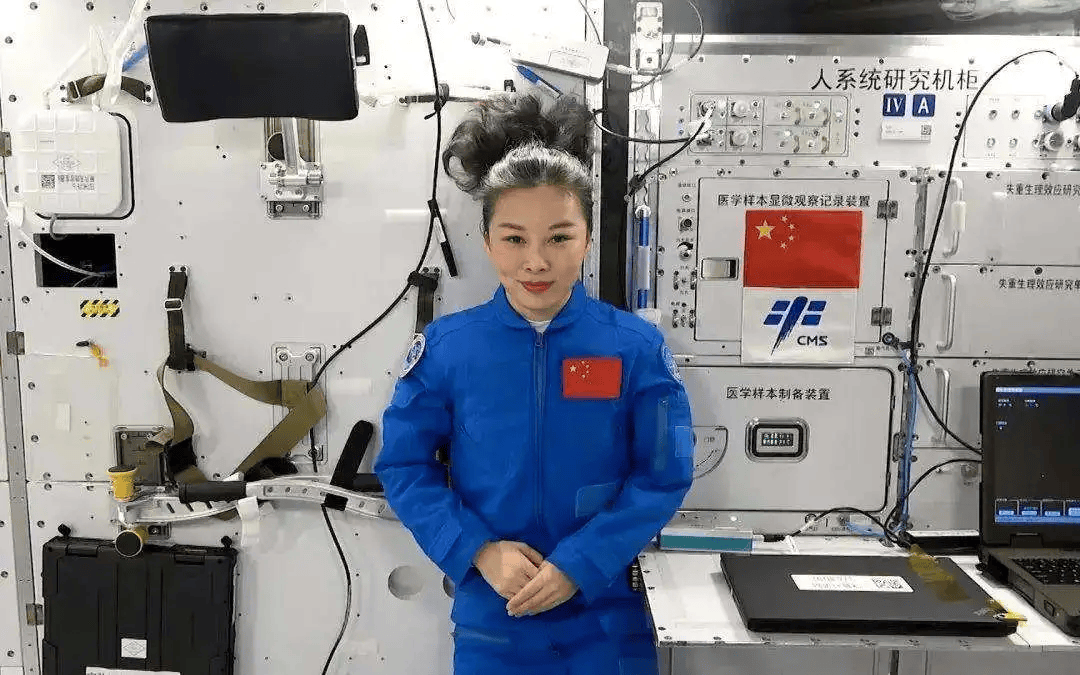 汤洪波在轨总时长超240天!神舟十八发射时间确定:有女航天员吗
