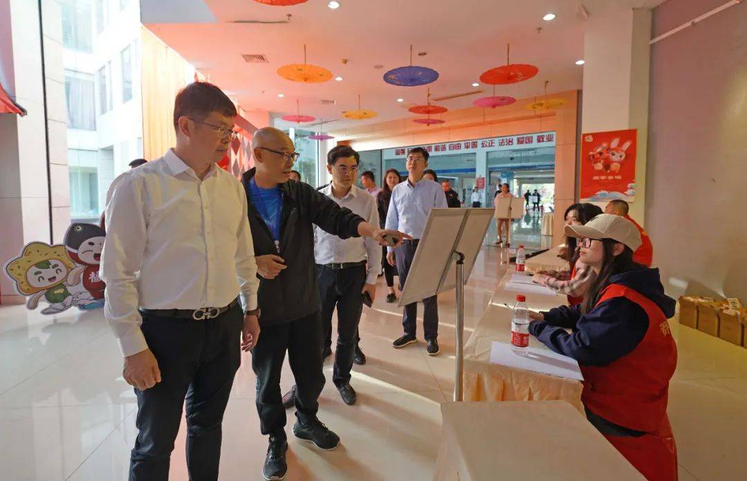 泉港区政府主要领导带队开展泉港半马赛道调研