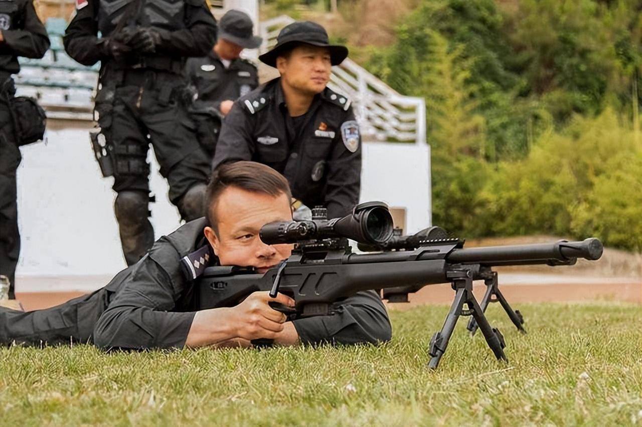 云南特警执行绝密任务失联86天后妻子收到6字陌生短信嚎啕大哭