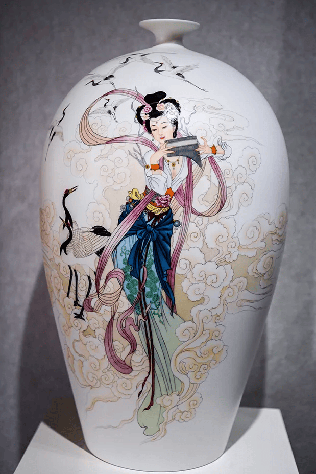 从设计稿,到电脑美术设计,雕塑成型,打模具,注浆成品,修坯完,釉水配制