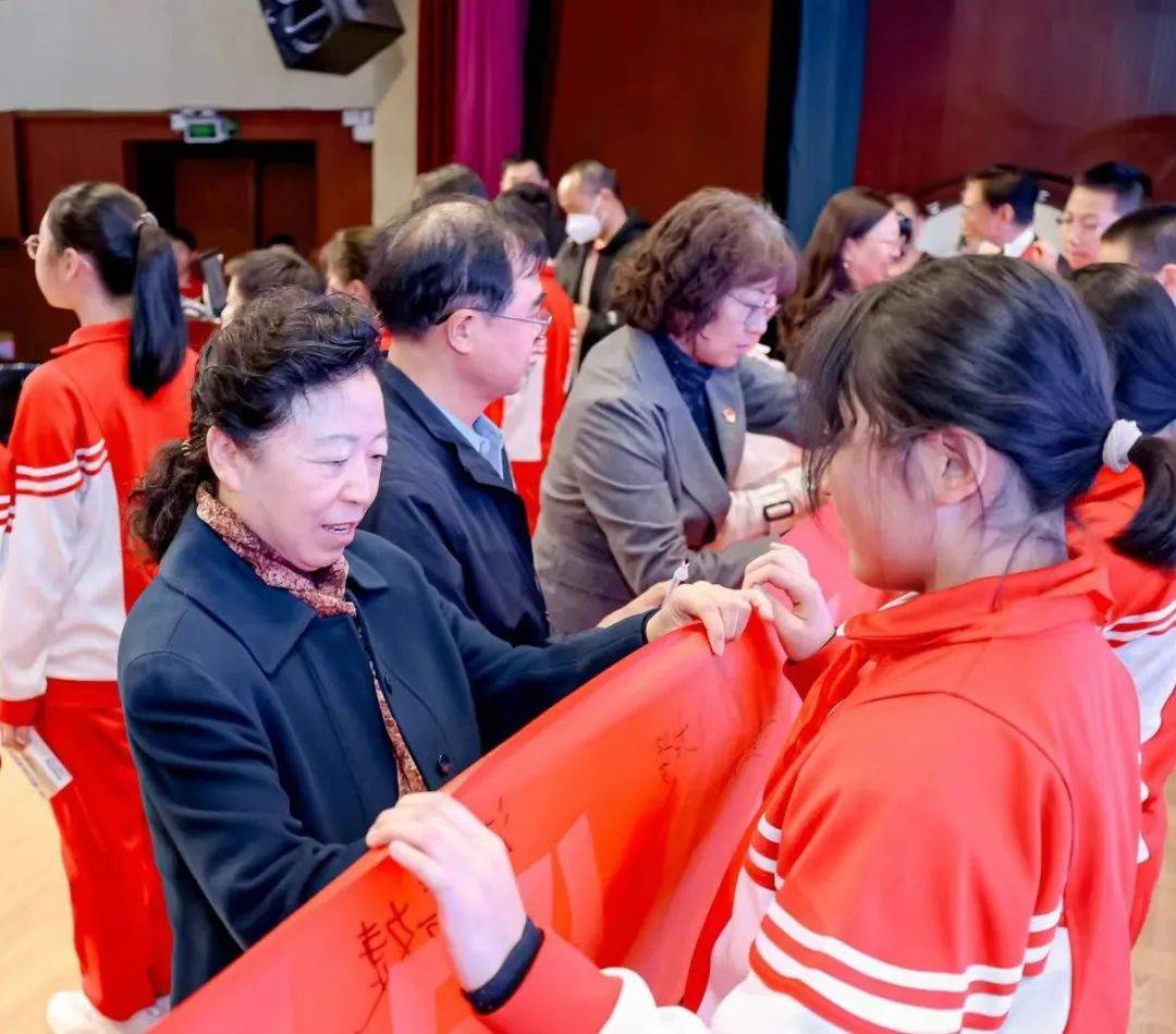 关心下一代大手拉小手节水润童心
