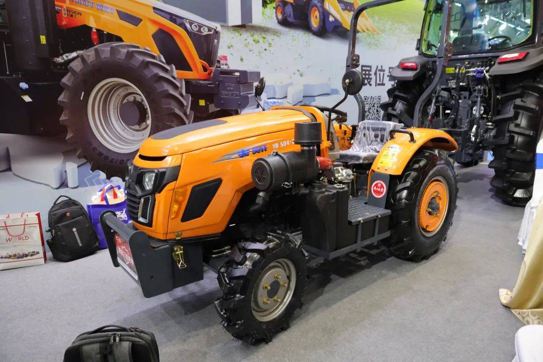 英轩橙亮剑驻马店,实力圈粉!_作业_重工_拖拉机