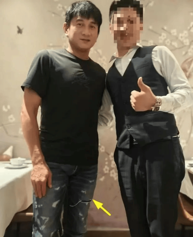 吴奇隆中年发福网友越来越像成龙