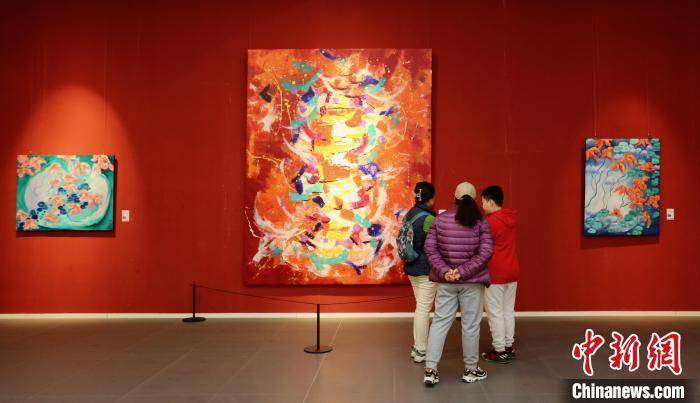 旅法画家李玉芬回家乡天津举办作品展传承中法情谊