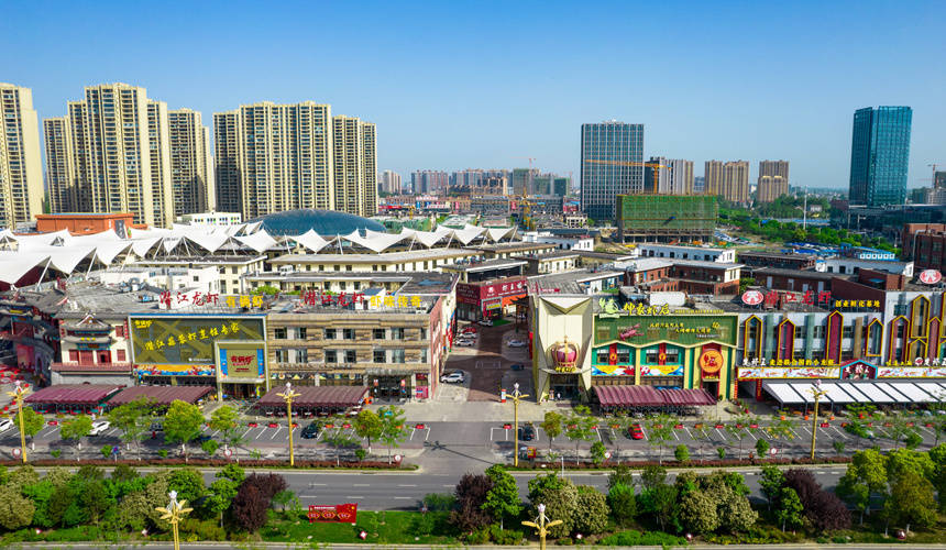湖北省旅游名街,全国龙虾美食网红打卡——中国潜江生态龙虾城