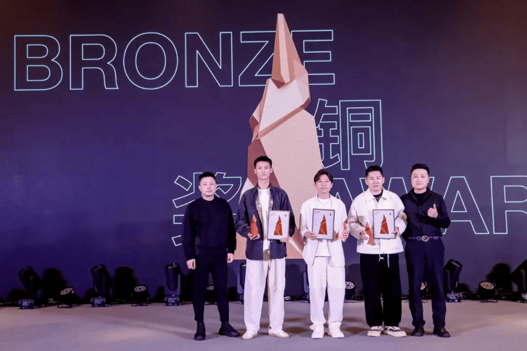 秦晨,陈铃烨《泰莎柏》-蒋胜,曾娟《方圆艺术中心》-陈雨曦,李文韬