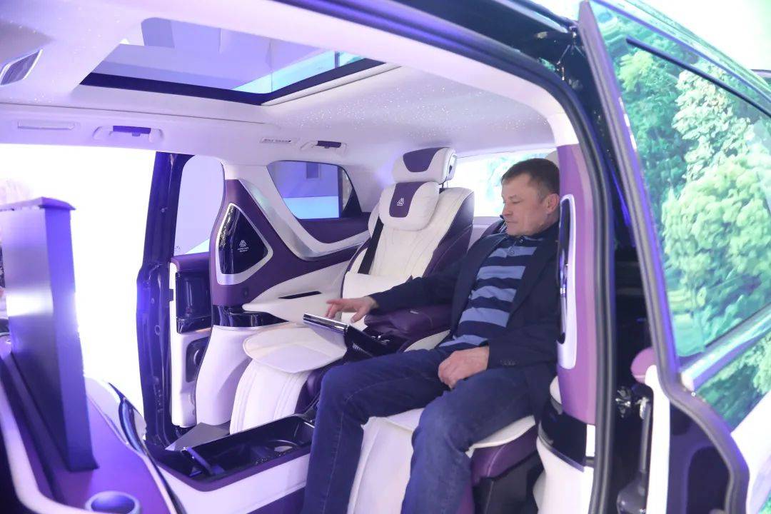 俄企代表团点赞车谷造汽车武汉经开区国际朋友圈持续扩容