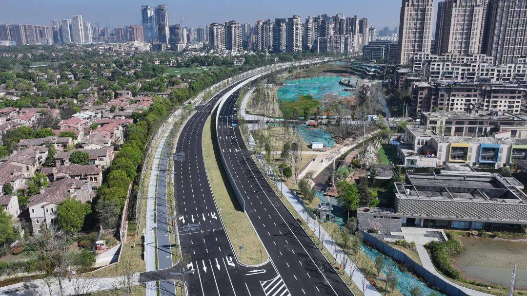 成都这条大动脉正式通车