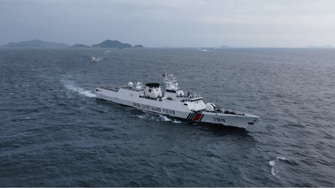 广东海警局开展舰艇海上实战化集训