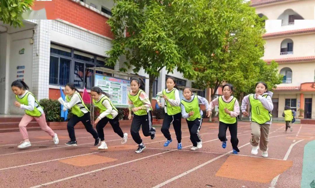 运动会等体育赛事活动女子马拉松等公益跑步活动参加重庆城市马拉松