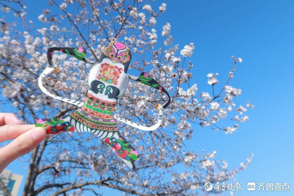 图集|纸鸢穿花衣,飞进更好潍坊春天里_的花海_标志性_风筝