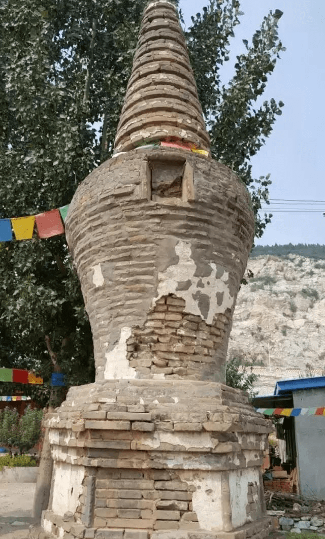 满城有个月明寺