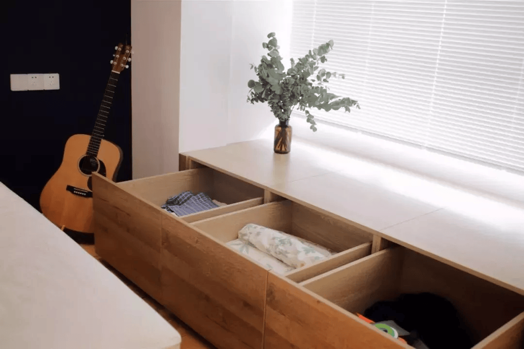 飘窗变身收纳抽屉，小户型巧妙利用角落，打造整洁舒适的居住环境_空间_的设计_改造
