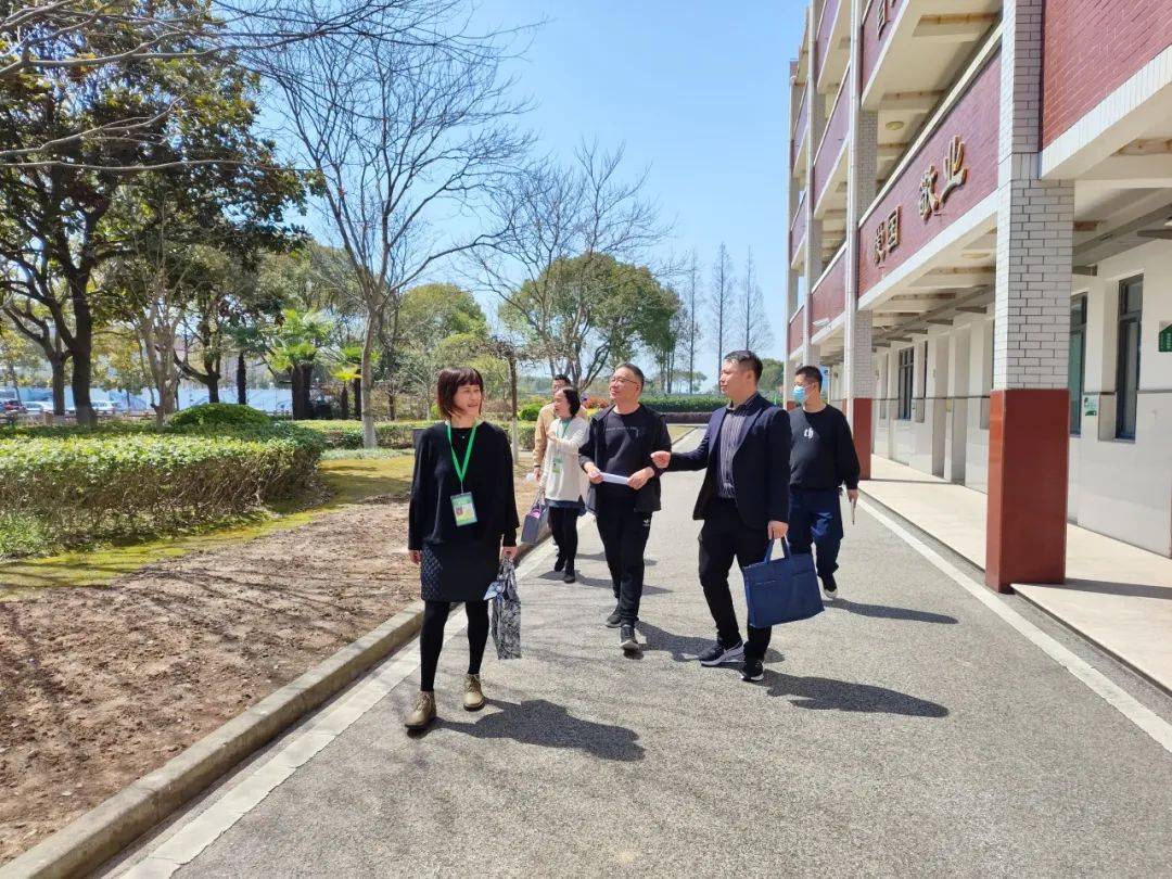 至诚校园新闻奉二头桥联合中学接受2023学年第二学期学校工作计划挂牌