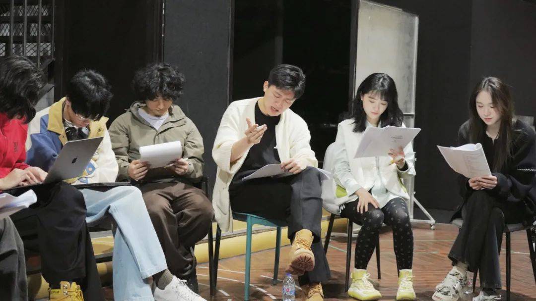 愚人节见哦不真爱酒馆上海站建组了