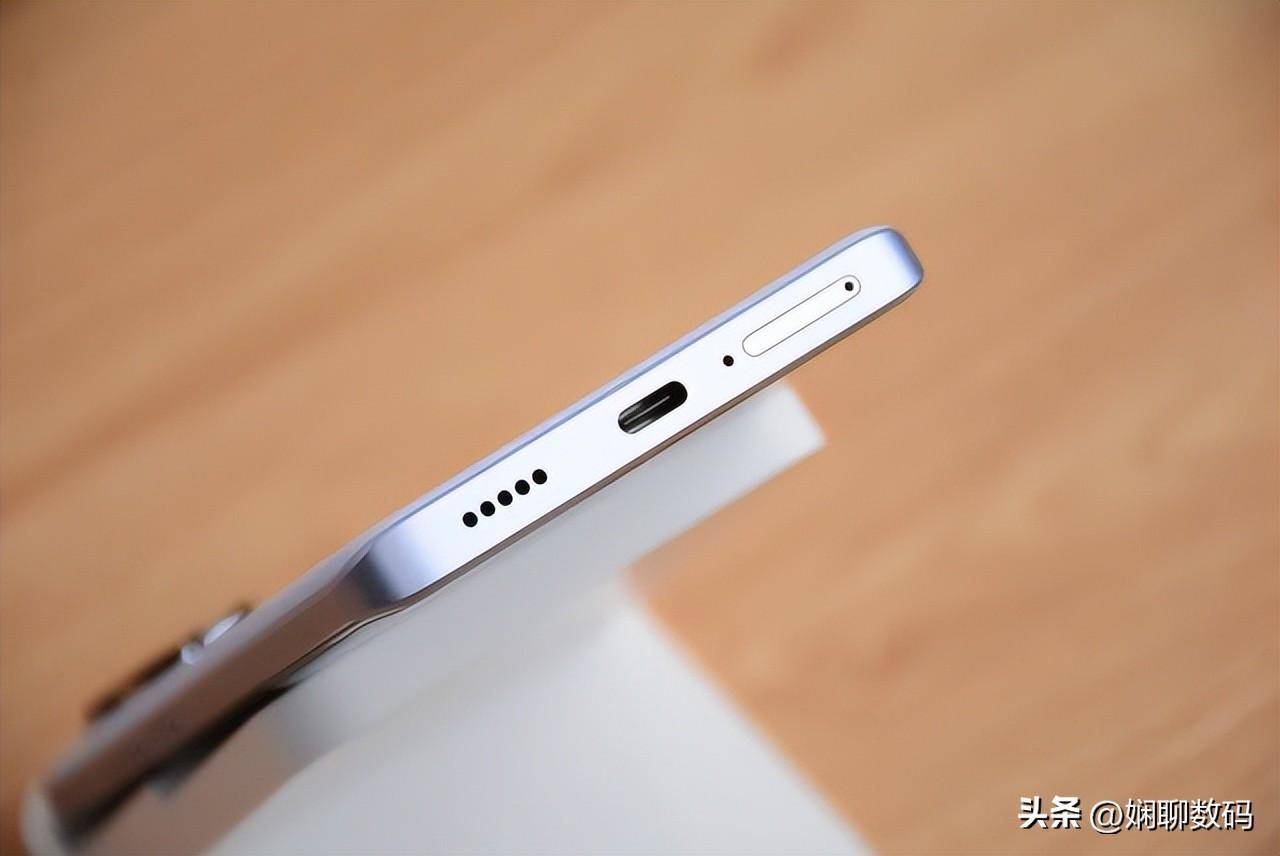 最后总结,红米note13 pro ,这款手机非常特殊,在红米产品线里,有非常