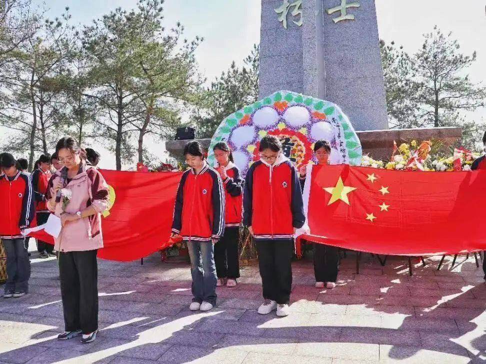 襄阳市组织开展2024年清明祭英烈传承爱国志主题教育实践活动