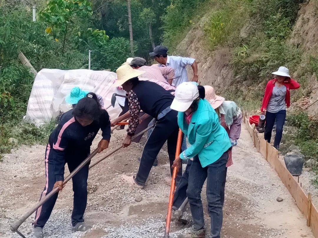 【民生关注】景谷正兴:修缮村道路 便民暖民心