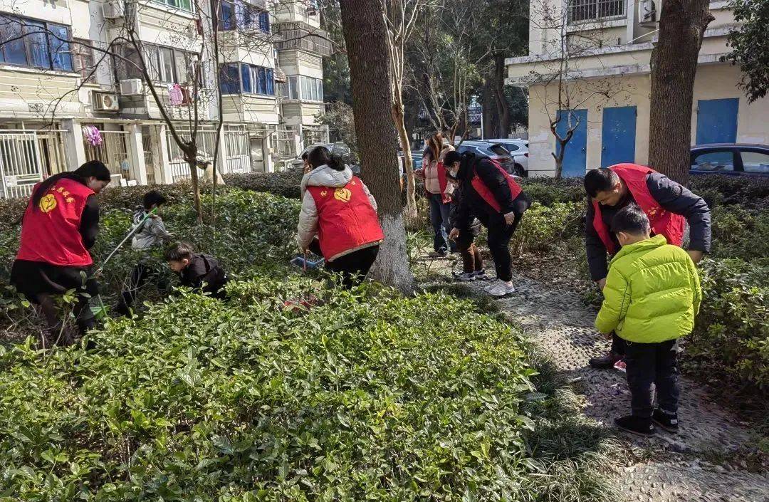 五年结对资助云南省文山壮族苗族自治州广南县底圩乡中心小学的善举