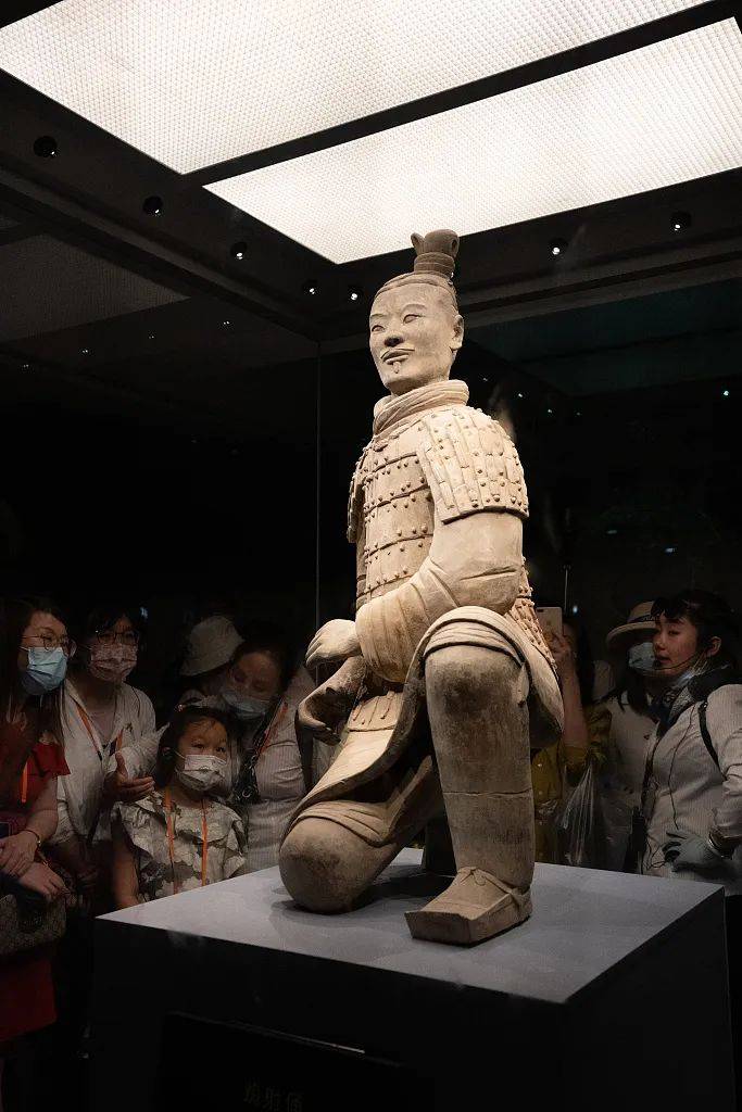 为何兵马俑都是"单眼皮"?这位导游讲全了历史,化学,哲学