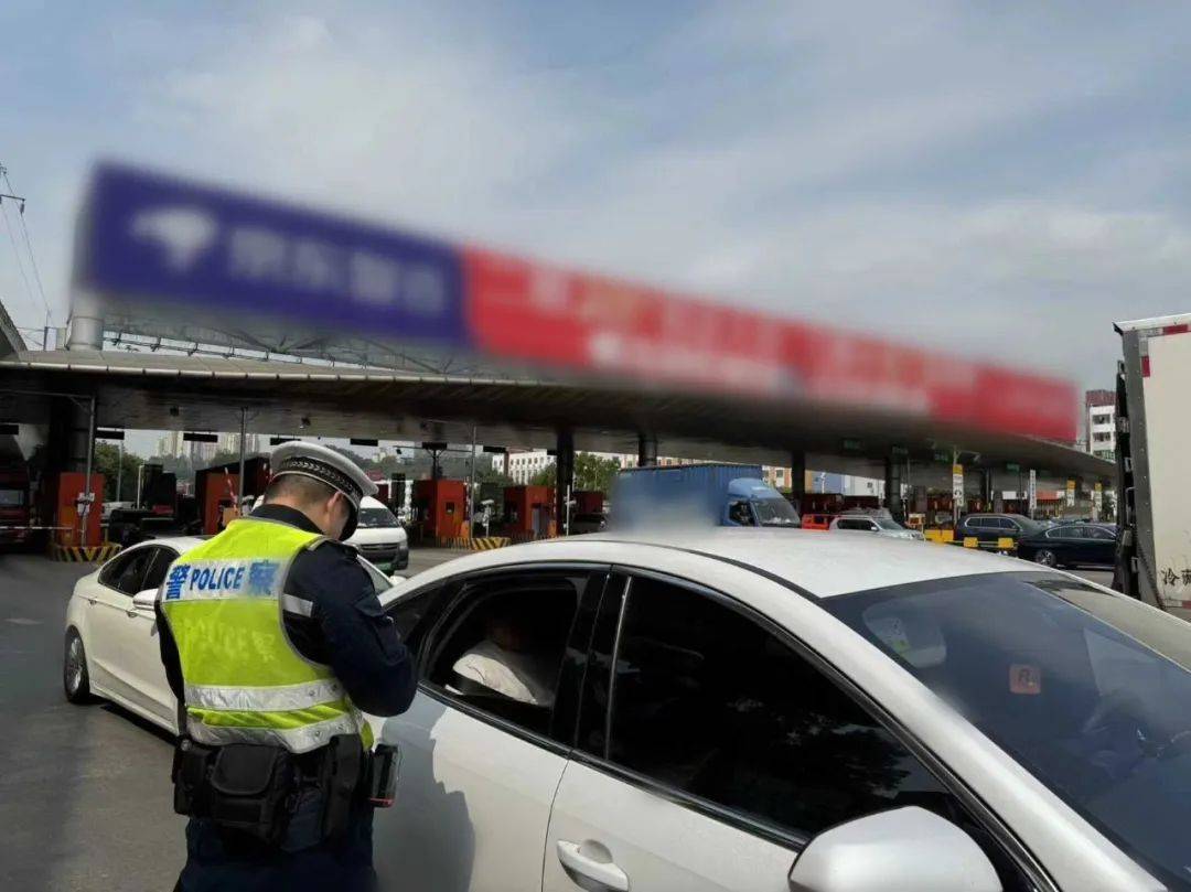 "清明时节雨纷纷"深圳交警提醒广大驾驶员出行前请
