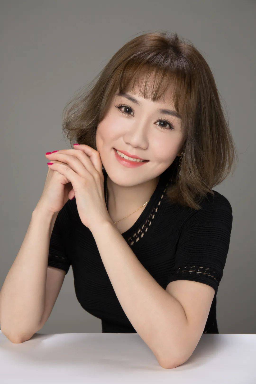 王清国家一级演员,"尹(桂芳)派"传人,工小生,毕业于上海市戏曲学校.