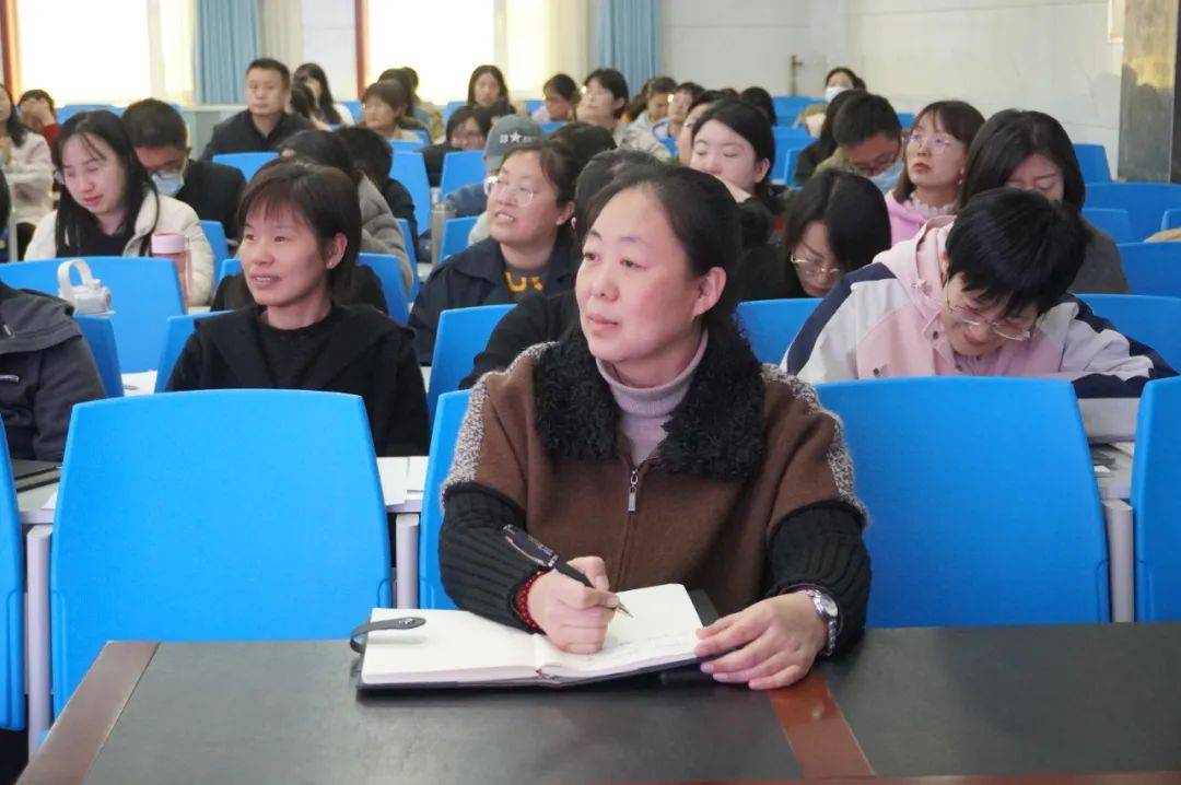 心理健康邢台三中教育集团举办做幸福教师育乐观学生教师心理健康教育