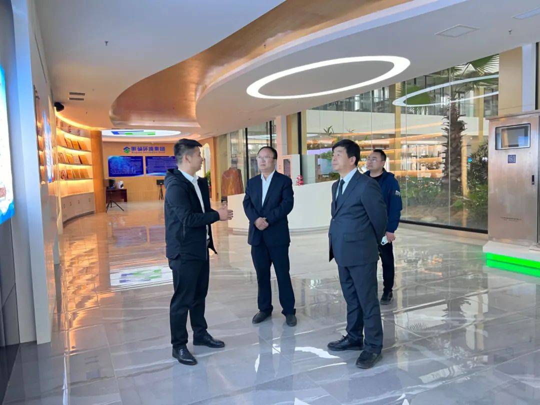 活动组先后参观了北杨善剪纸技艺传习中心,吕家楼手绘年画博物馆,临朐